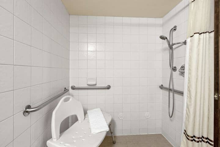 Room 33 of 58